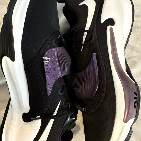 Nike Zoom Freak 3 Giannis Men's Basketball Shoes Mens Sz 11 excellent condition - Picture 2 of 11